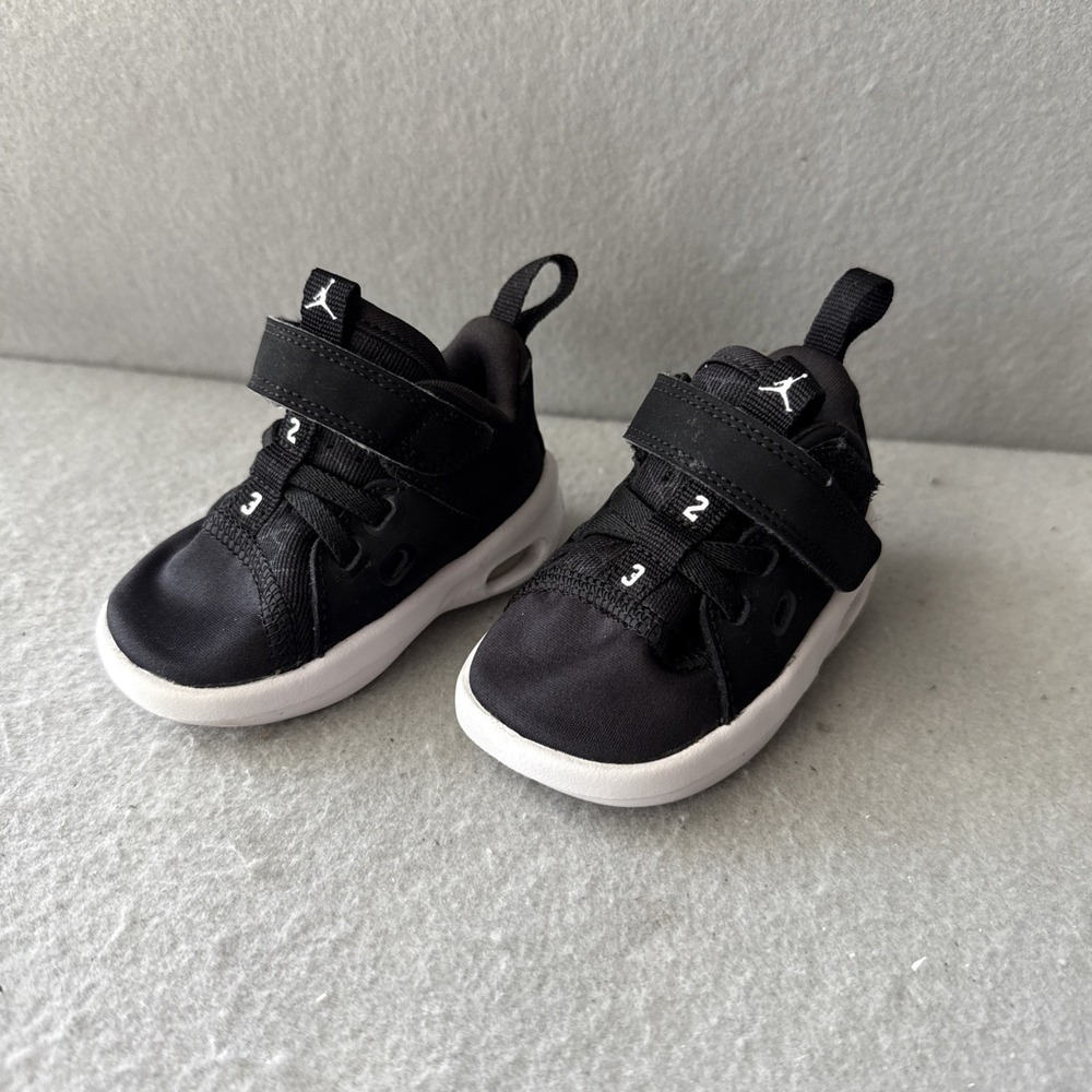 Air Jordan‎ toddler/baby size 3C AJ7316-010